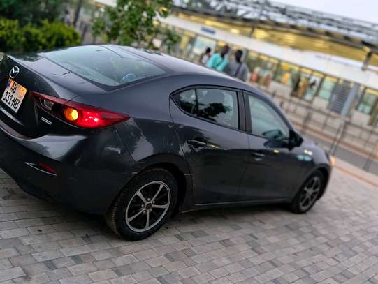 Mazda 3 2018 image 4