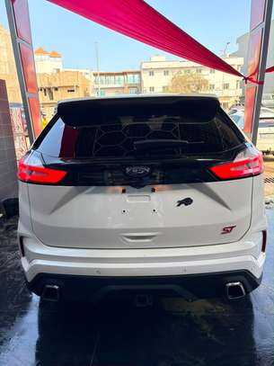 Ford Edge ST image 8