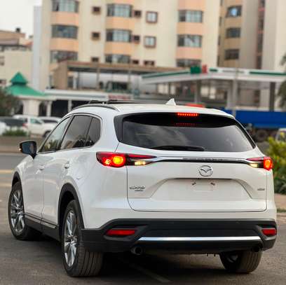 Mazda CX-9 SUV blanc spacieux fiable image 8