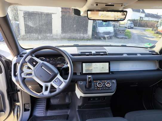 land rover defender diesel image 3