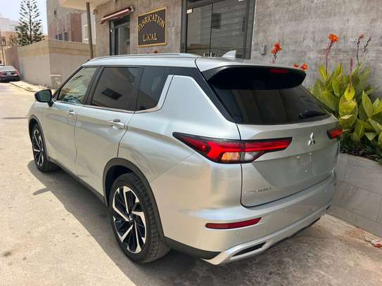 MITSUBISHI OUTLANDER image 10