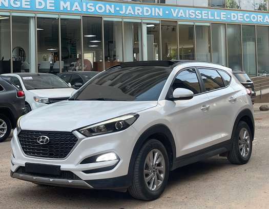 HYUNDAI TUCSON Année :2017 VENANT CORREE image 3