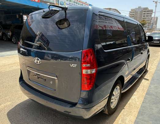 Hyundai Starex  11 places image 4