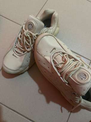 Vente de chaussures image 2