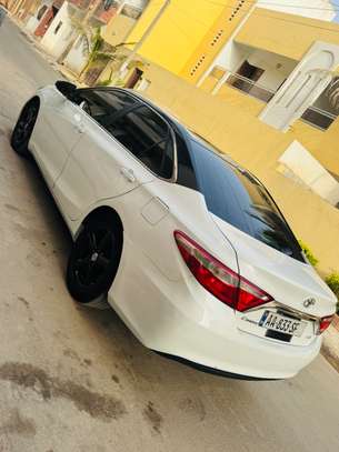 Toyota Camry image 8
