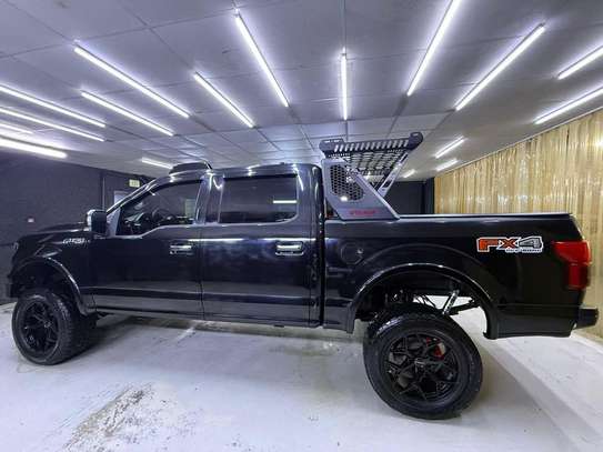 FORD F150 LARIAT image 9