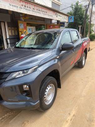 Mitsubishi L200 2021 image 2