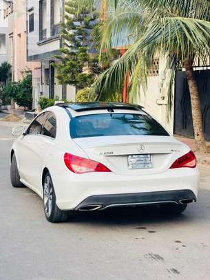 Mercdes CLA Luxe image 8