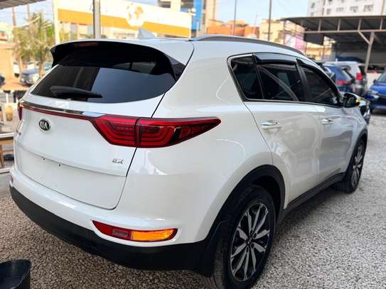 KIA SPORTAGE image 7