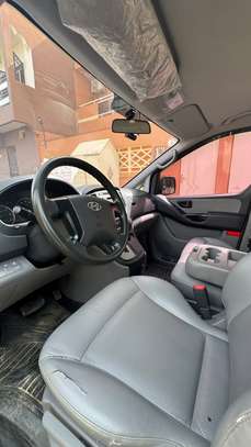 HYUNDAI GRAND STAREX 2017 ( 12 PLACES) image 2