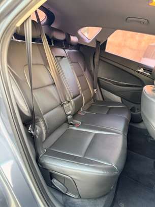 Hyundia Tucson image 12