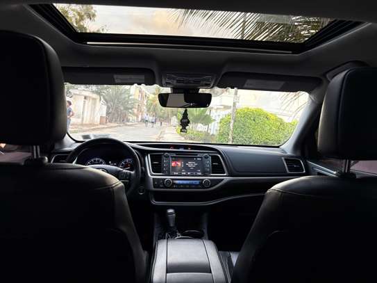 Toyota highlander image 3