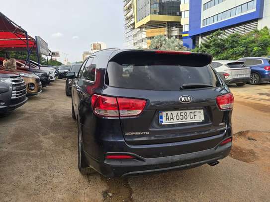 kia sorento image 12
