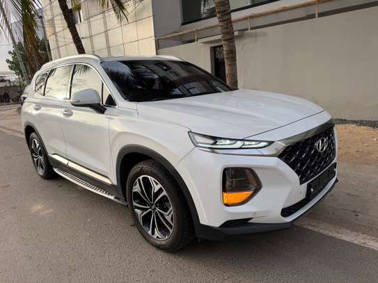 Hyundai Santefe image 4