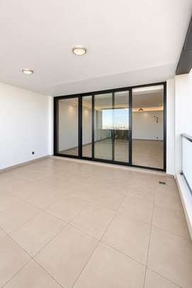 Appartement F5 en ville avenue djily mbaye vue sur mer image 3