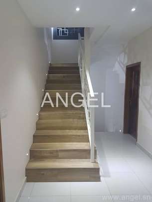 Ref_1839_GL  Villa R+2 à Touba Almadies image 5