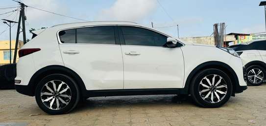 TRÈS BELLE KIA SPORTAGE image 7