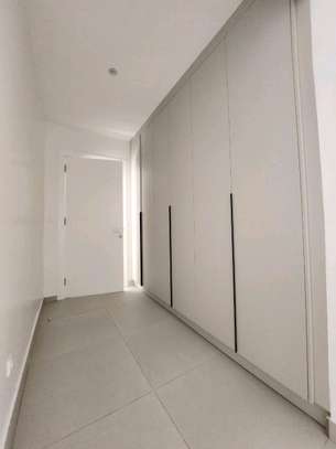 Appartement neuf f4 de 3 chambres et salon aux Almadies image 4