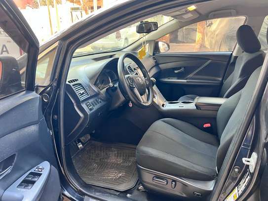Toyota Venza image 14