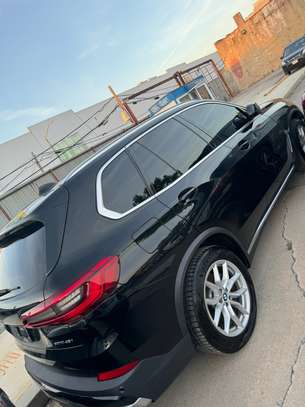 2020 BMW X5 40i Black on Black image 7