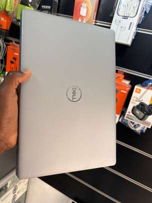 Dell Latitude 14" i5 8Go 256Go SSD Argent image 3