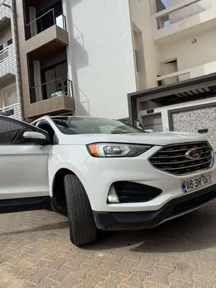 Location de voiture ford edge image 2