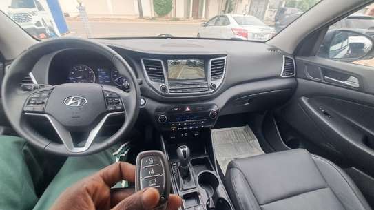 Hyundai Tucson 2017 intérieur cuir noir image 5