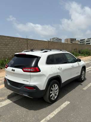 À vendre Jeep Cherokee image 8