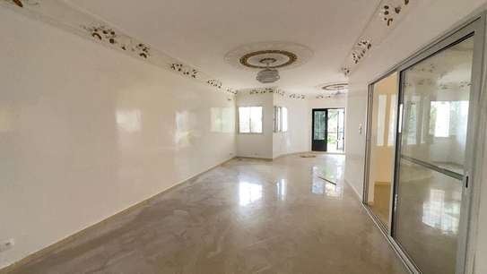 Appartement à louer aux Almadies derrière Carrefour Market image 9