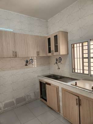 Villa R+1 à louer Mbao image 7