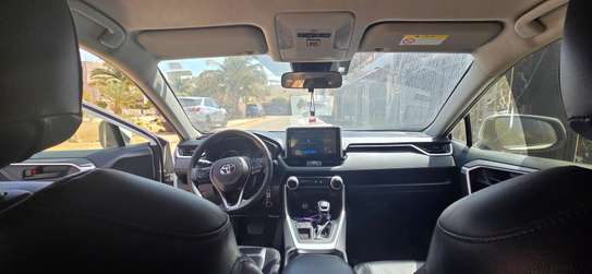 Toyota RAV4 2020 image 8