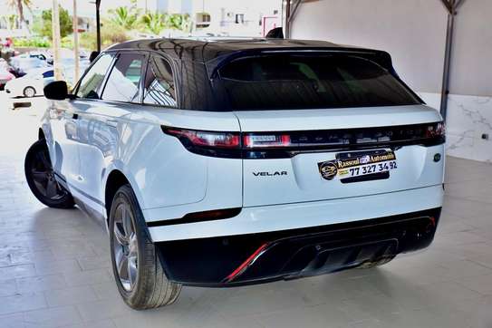 Range rover velar 2022 image 2