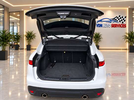 Jaguar F-Pace 2017 essence full options image 11