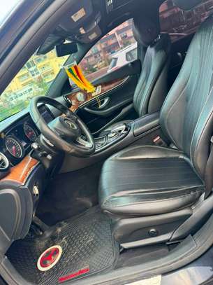 Mercedes Classe E 300 4matic Noir Essence Confort Élégance image 6