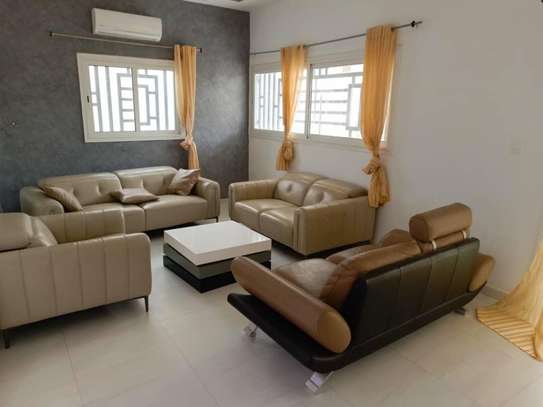 À VENDRE – Villa meublée avec piscine à Saly image 14