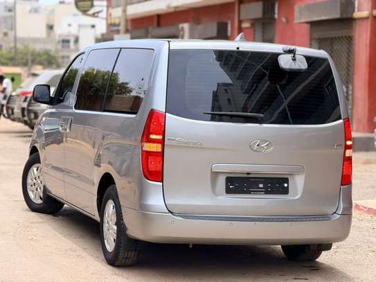 HYUNDAI STAREX 🔘 Année :   2017 image 3