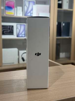 DJI Osmo Pocket 4 - Standard Combo image 2