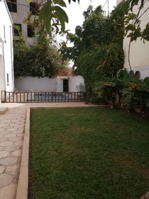 Villa R+1 à louer aux Almadies derrière Philippe Morris image 2