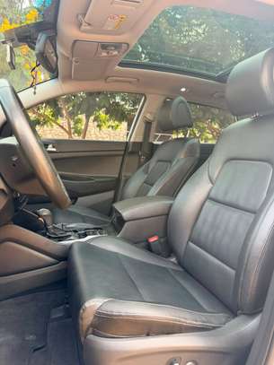 HYUNDAI  TUCSON EVGT  2016/17 image 9
