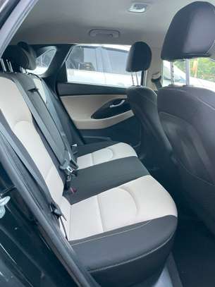 Hyundai Elantra GT 2019 image 5
