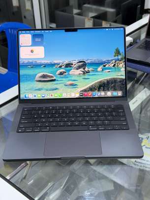 MacBook Pro 2025 M5 image 4