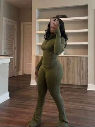 Tenues femme tendance – Sport & chic 🔥 image 2