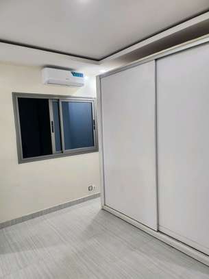 Appartement  standing f3 dont 3 pièces à keur Gorgui image 11