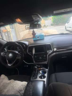 Jeep Grand cherockee disponible en Location image 4