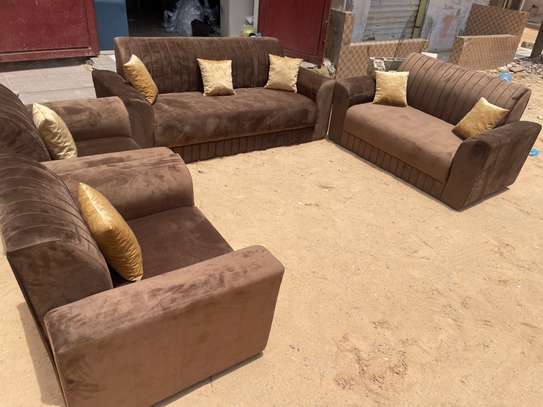 Fauteuils, canapés salons spacieux  , importé image 13