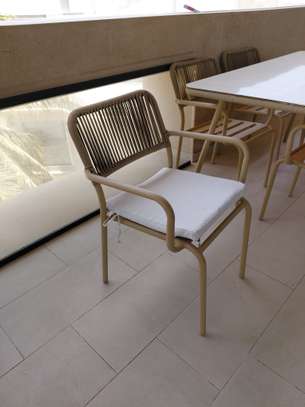 Table outdoor et 6 chaises image 2