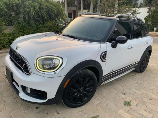 Mini Cooper Countrymane S image 2