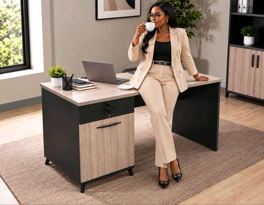 Bureau 1.20m très bonne qualité image 2