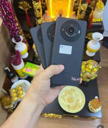 Sharp r8 pro venant 256go ram 12go 5g image 2