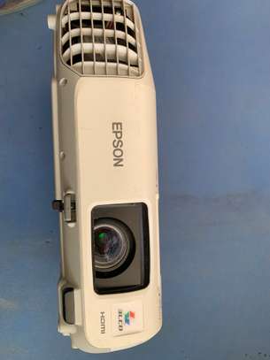 Projecteur Epson model powerlite 93, 97h avec HDMI image 3